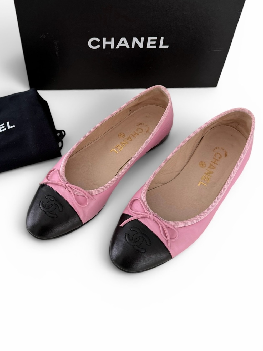 CHANEL 2000S Black And Pink Two-Toned Ballerina Flats / EU 37 / RARE